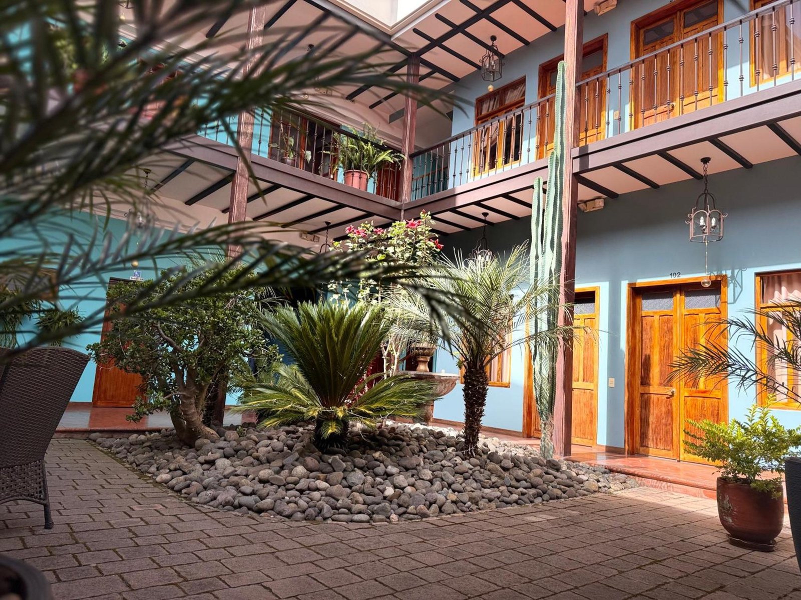 Casa Hibiscus Boutique Hotel — accommodation in Cuenca