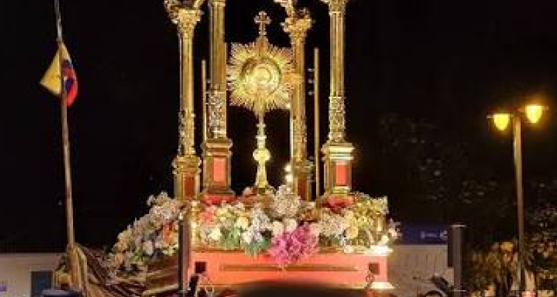 corpus-cristi-noche-de-procesión